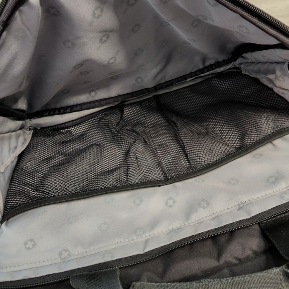 SWISS Black Laptop Crossbody Bag - Picture 10 of 11